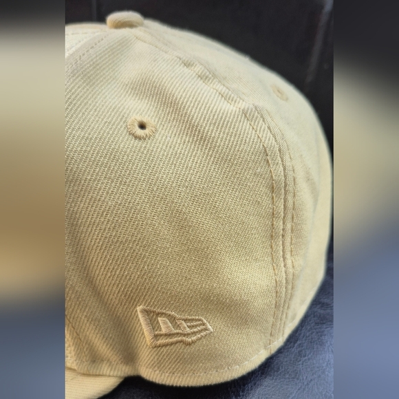 New Era Raiders Tan 59FIFTY Cap - Picture 3 of 6